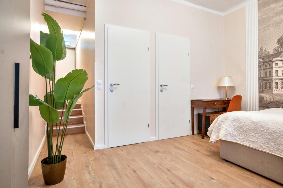 Apartamento At Votiv Church I 5 Minutes To Inner I Wifi I 3 Minutes To Metro Schottentor Viena