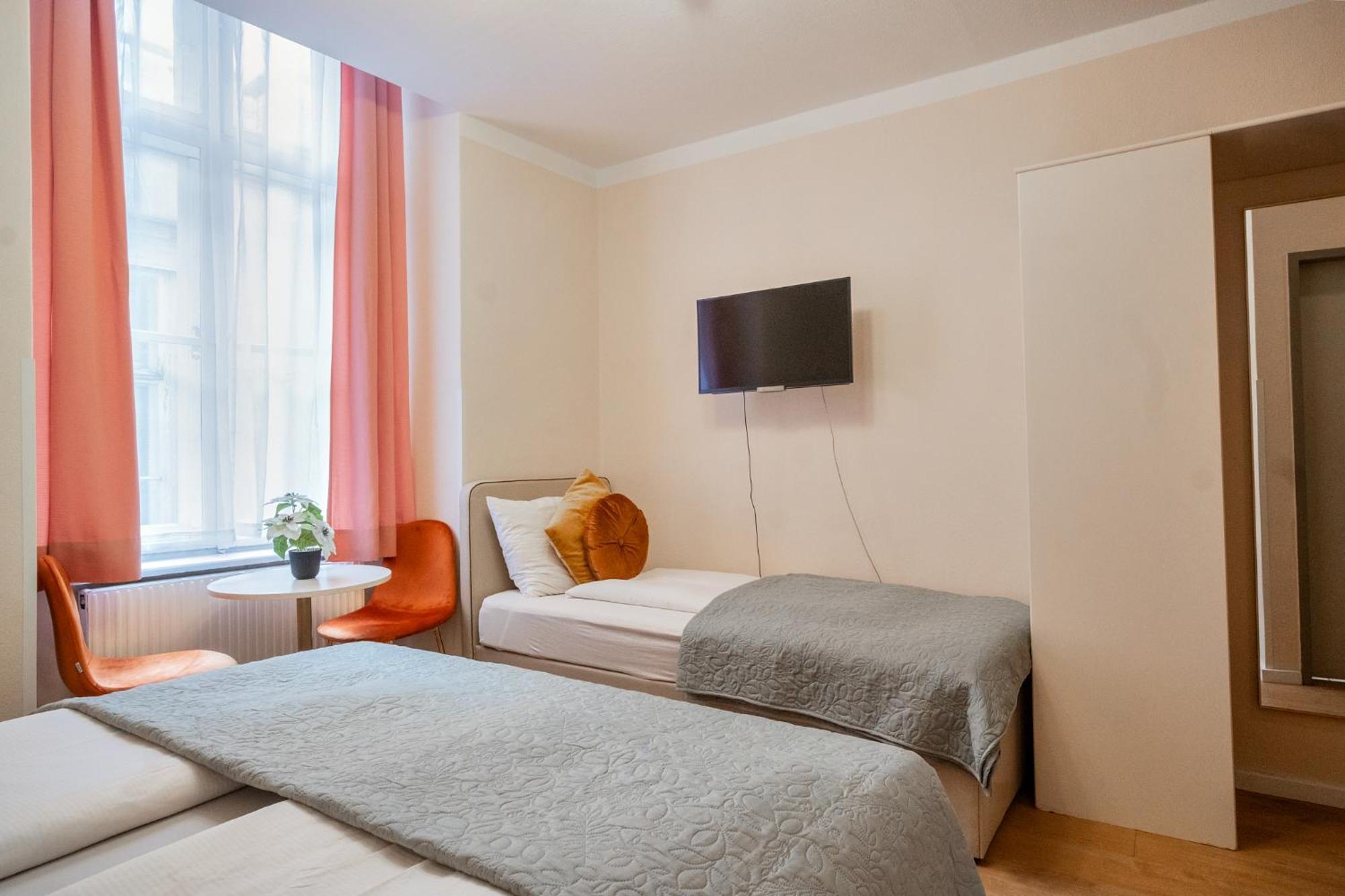 Apartamento At Votiv Church I 5 Minutes To Inner I Wifi I 3 Minutes To Metro Schottentor Viena