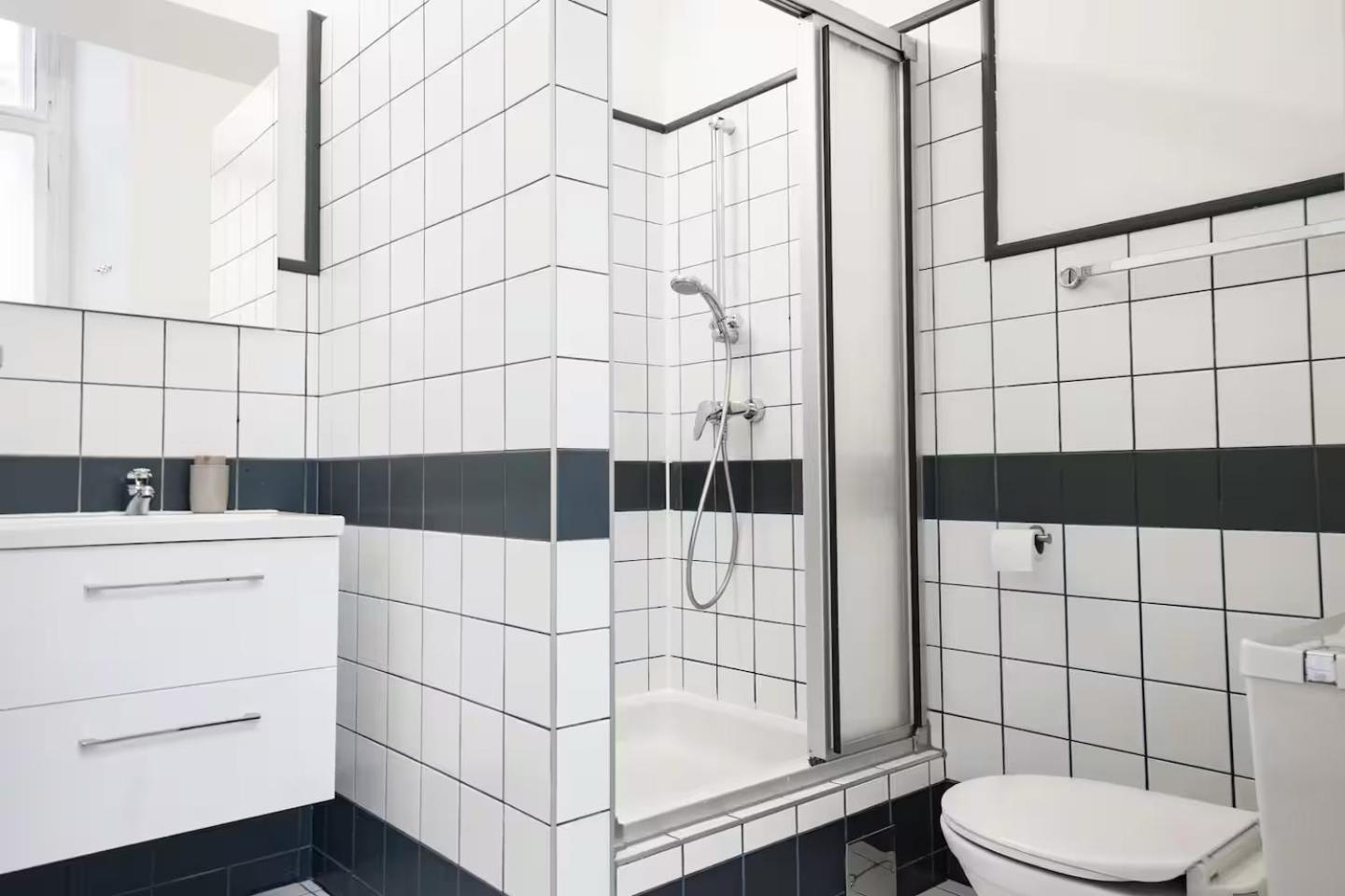 Apartamento At Votiv Church I 5 Minutes To Inner I Wifi I 3 Minutes To Metro Schottentor *